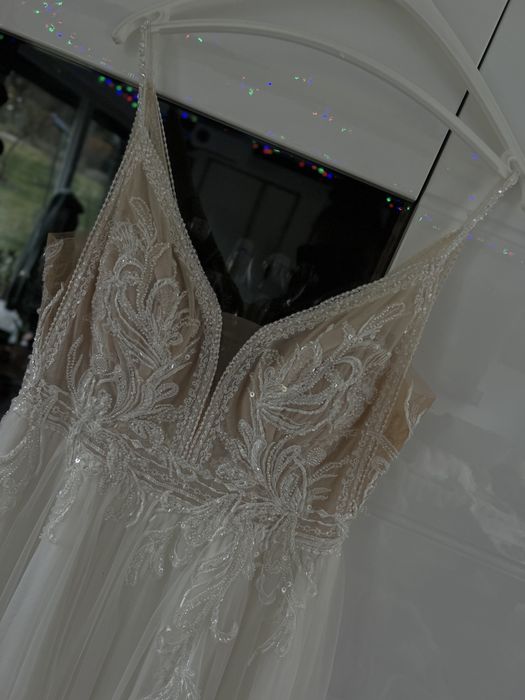 Suknia ślubna kremowa na ramiączkach