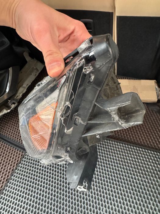 Фара ліва Mitsubishi Outlander 2016-2021 під запчастини