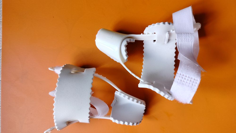 Фиксатор от шишек и бурсита