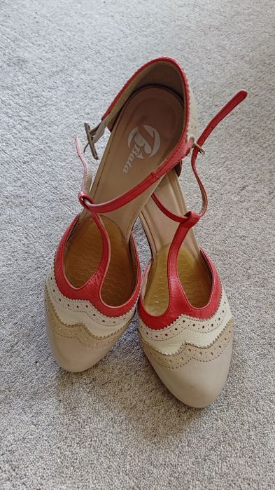 Buty retro Bata r. 38
