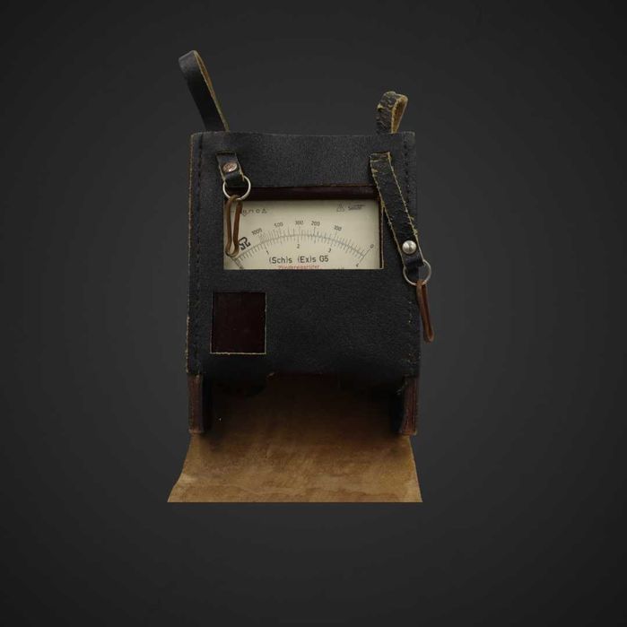 Omomierz voltomierz lata 60-te bakelit b41/071352