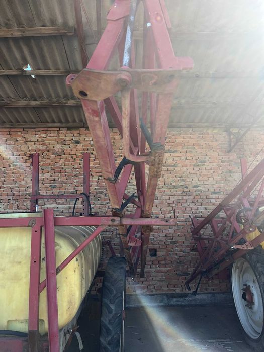 Обприскувач причіпний Hardi (18 м.)