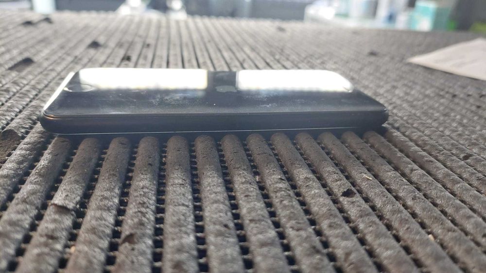 iPhone SE 2020 Usado com ecrã e bateria NOVA!!