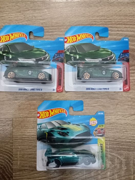 Vários silver series e mainline hot wheels