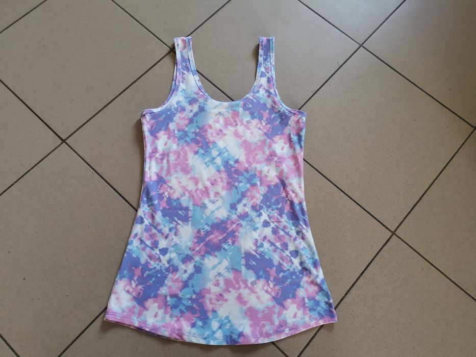 Obcisły top sportowy na ramiączkach kolorowa bluzka bokserka bez rękaw