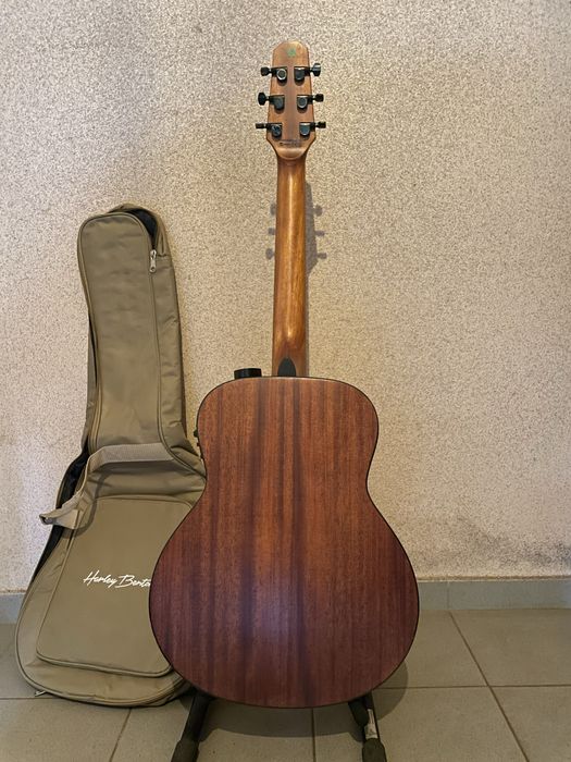 Guitarra Harley Benton GS Travel Mahogany com extras