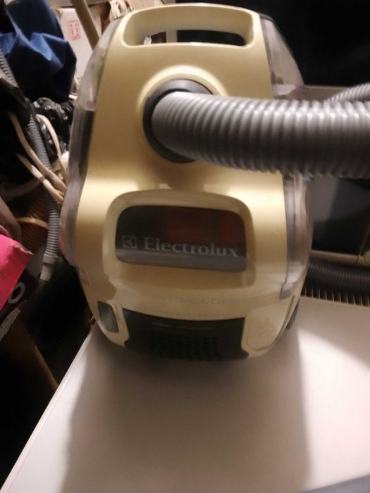 Продам Пылесосы Electrolux