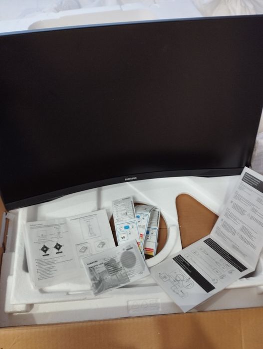 Игровой монитор 27" Samsung Odyssey G5 2K 144Hz (LC27G55T)