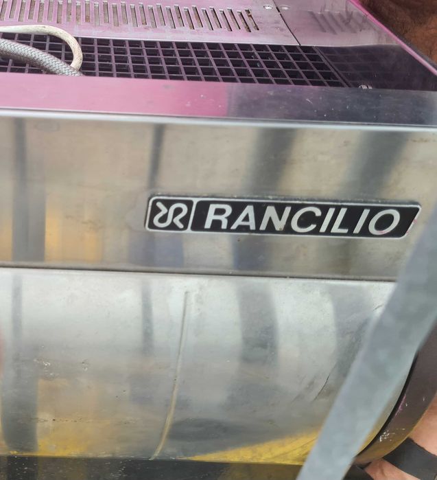 Rancilio Z11 Style 2 + Moinho + Bomba + Depósito de Água