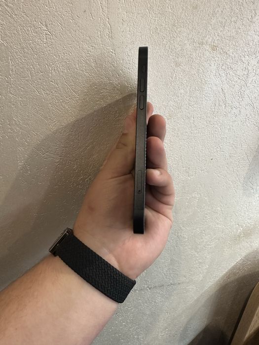 Продам вживаний Iphone 12 на запчастини