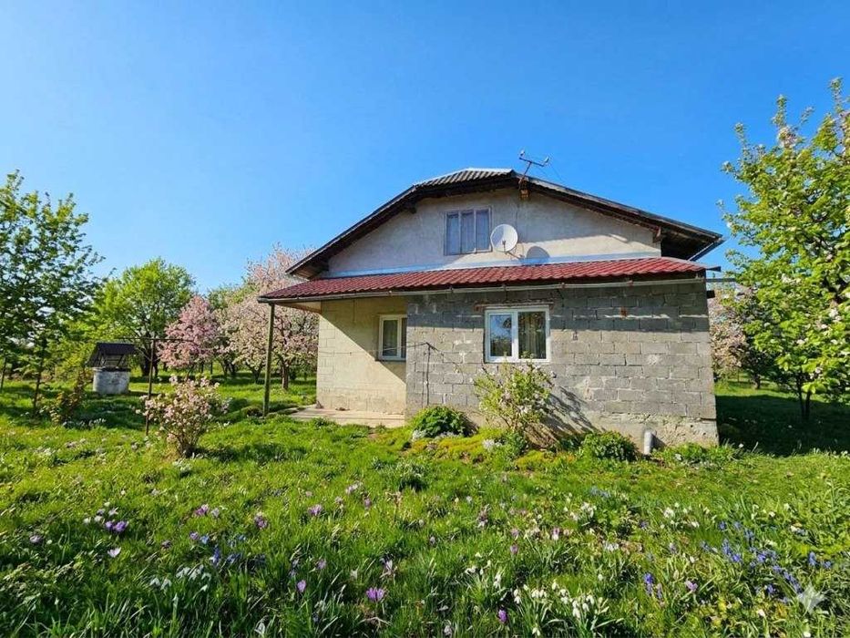 Продається добротний цегляний будинок...