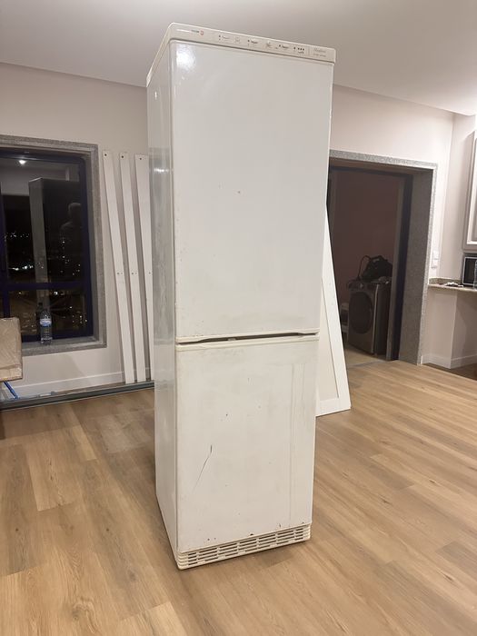 Frigorifico com congelador da marca Fagor, modelo Predilect