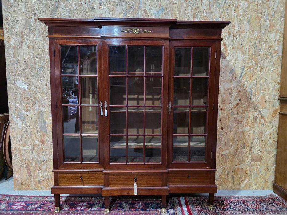 Biblioteczka Empire okuwana mosiądzem #2370 Stylowy Węgrów