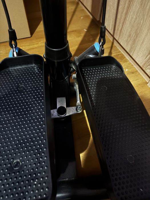 Steper skretny z kolumna