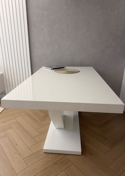 Stół rozkładany biały