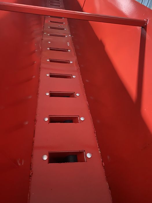 Зернова навісна сівалка