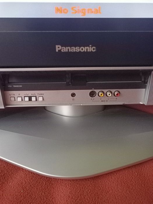 Telewizor Panasonic Viera 32 cale LCD model TX-32LXD52 z Anglii WARTO