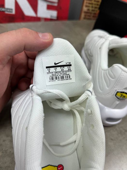 Nike tn білого кольору