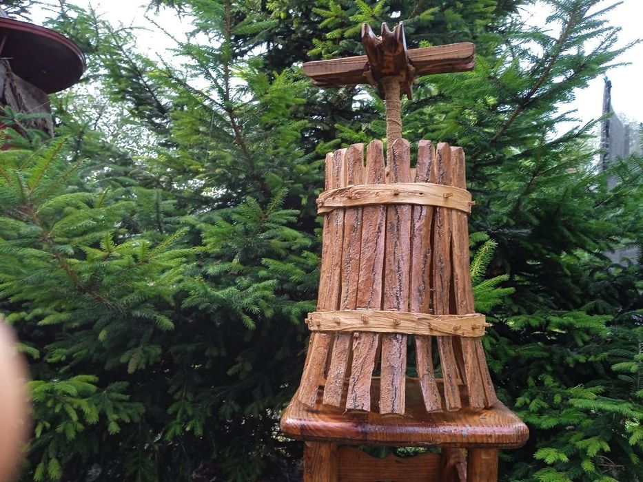 Рамка під дзеркало та люстра