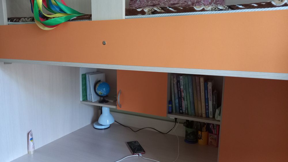 Продам кровать чердак с рабочей зоной