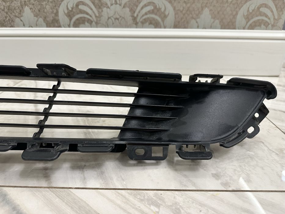 Решітка переднього бампера Tesla Model Y 20-25