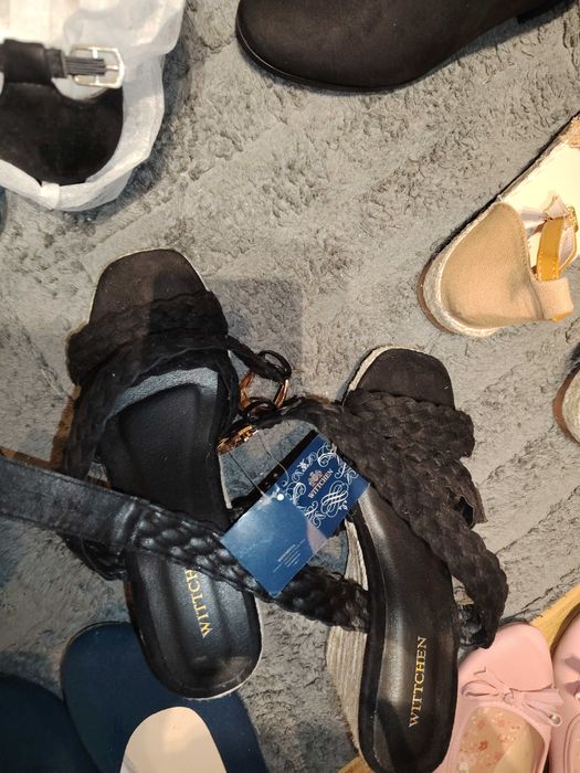 Nowe buty, różne rodzaje