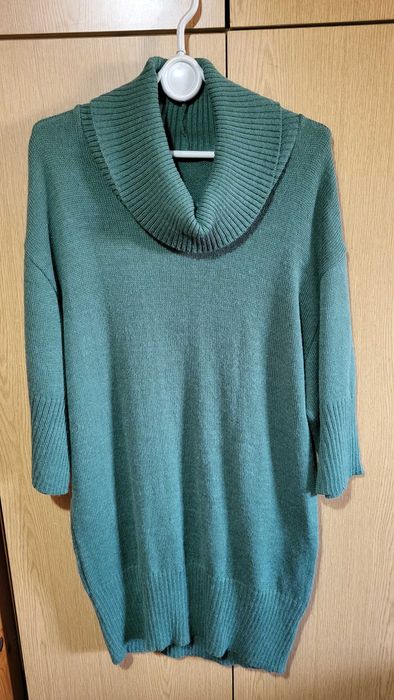 Mięciutka, cieplutka, luźna swetrowa sukienka z golfem