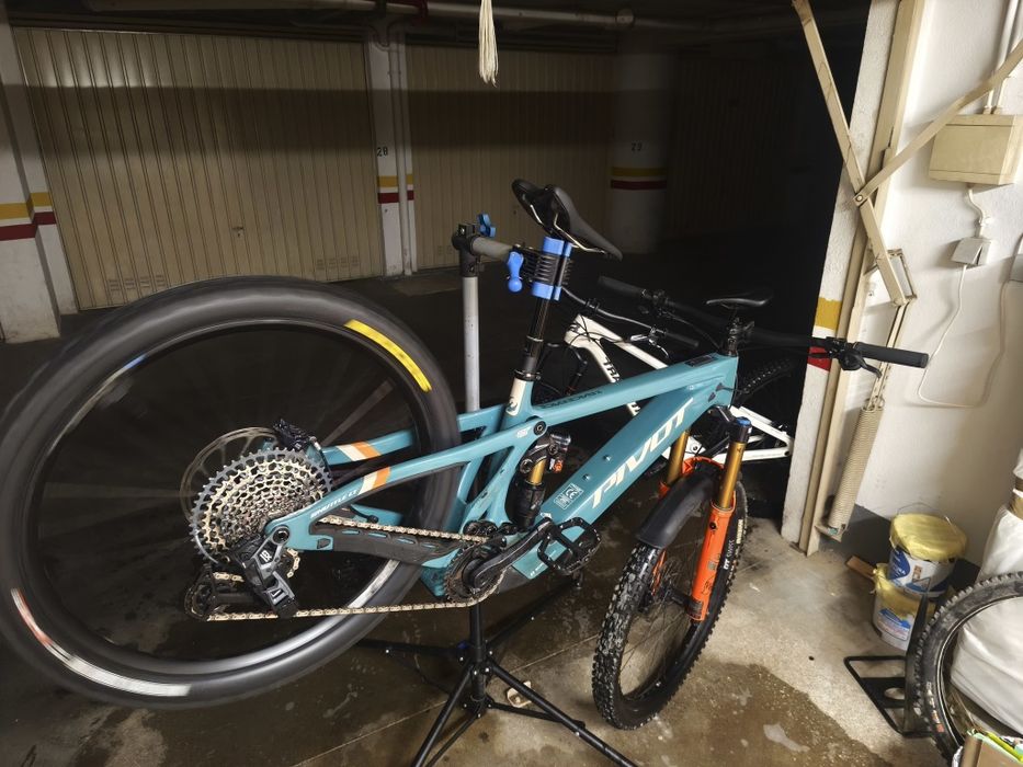 Pivot Shuttle LT