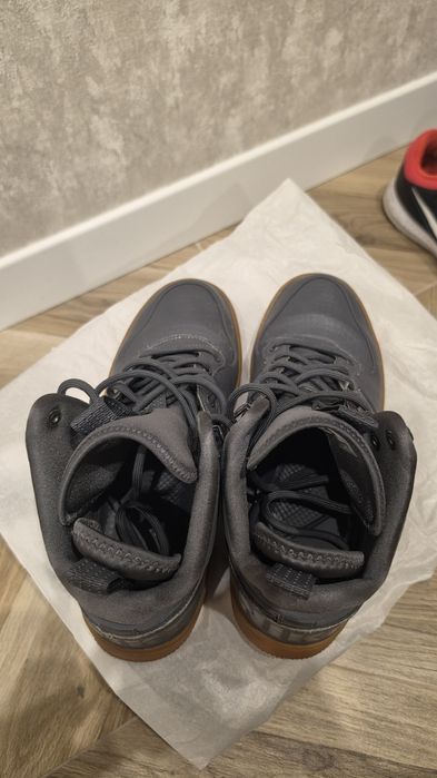Nike Court Borough Mid Winter