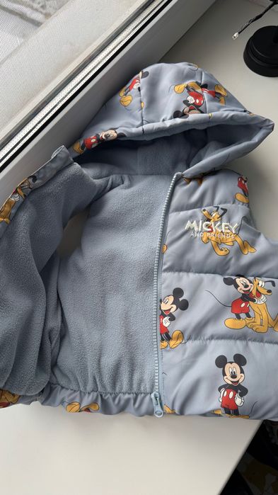 Продам жилетку дитячу