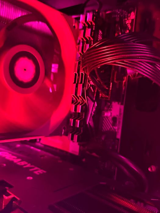 Komputer gamingowy – Ryzen 7 3700X / RTX 3060 Ti / 16GB RAM