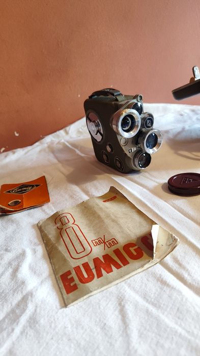 Câmara vintage Eumig C3 – 8mm