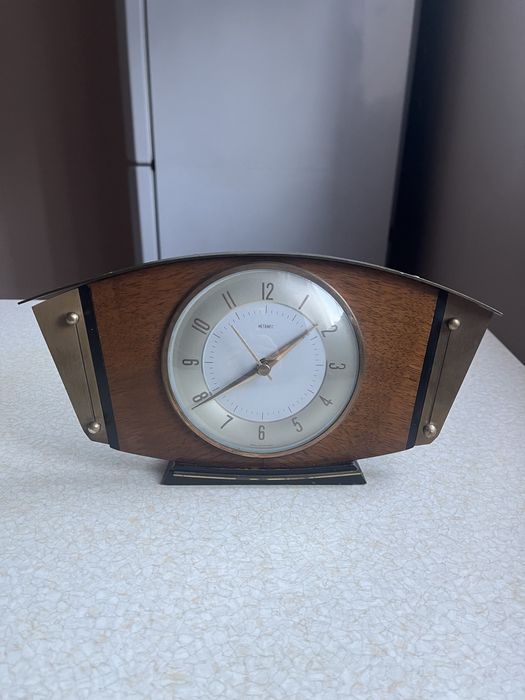 Mosiężny zegar drewniany Metamec 27 cm długości