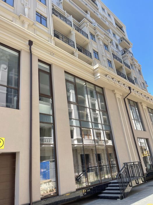 Фітнес. Супермаркет. Учбовий центр . Новий клубний будинок.