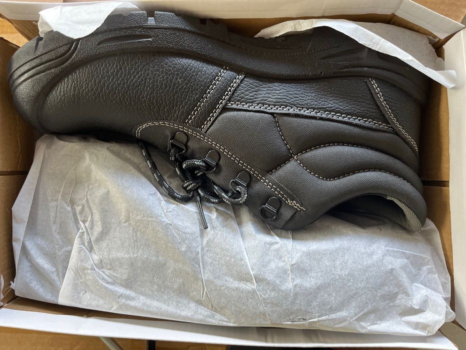 Nowe buty robocze z blachą roz. 45