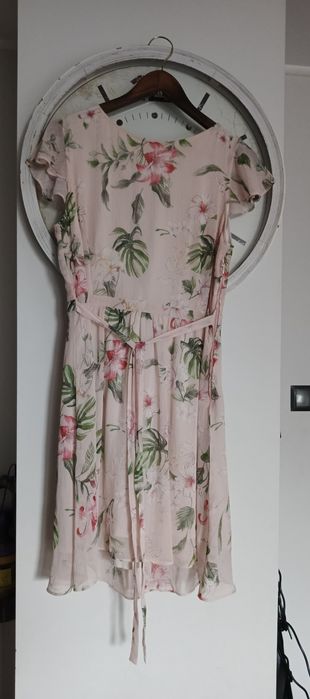 Sukienka pudrowy róż w monstery Orsay M/L