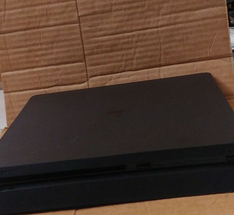 PS4 Slim 1TB Обміняю на ноутбук