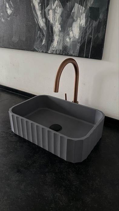 Umywalka betonowa nadblatowa karbowana