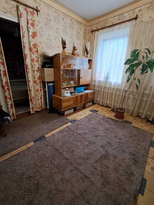 Продам 4-х комнатный дом, Земли 6  соток,  гараж. Победа-6