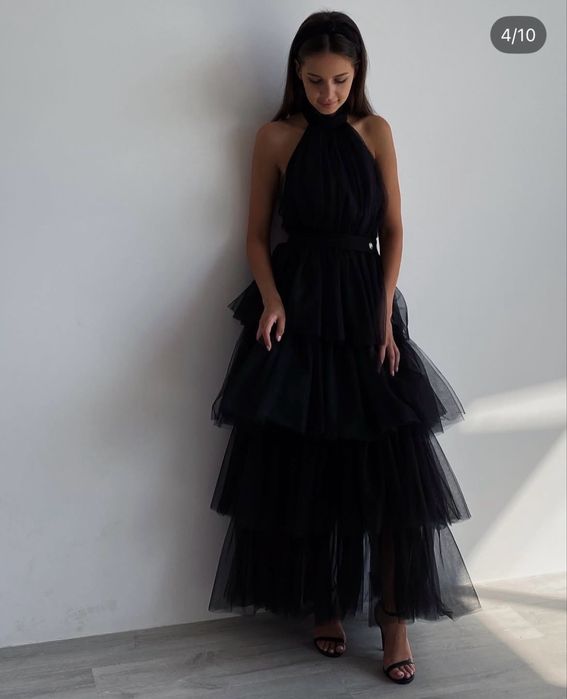 Красива чорна сукня