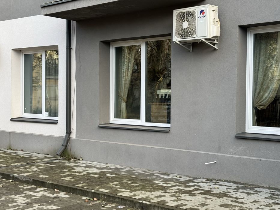 Продаж комерційного приміщення з орендарями