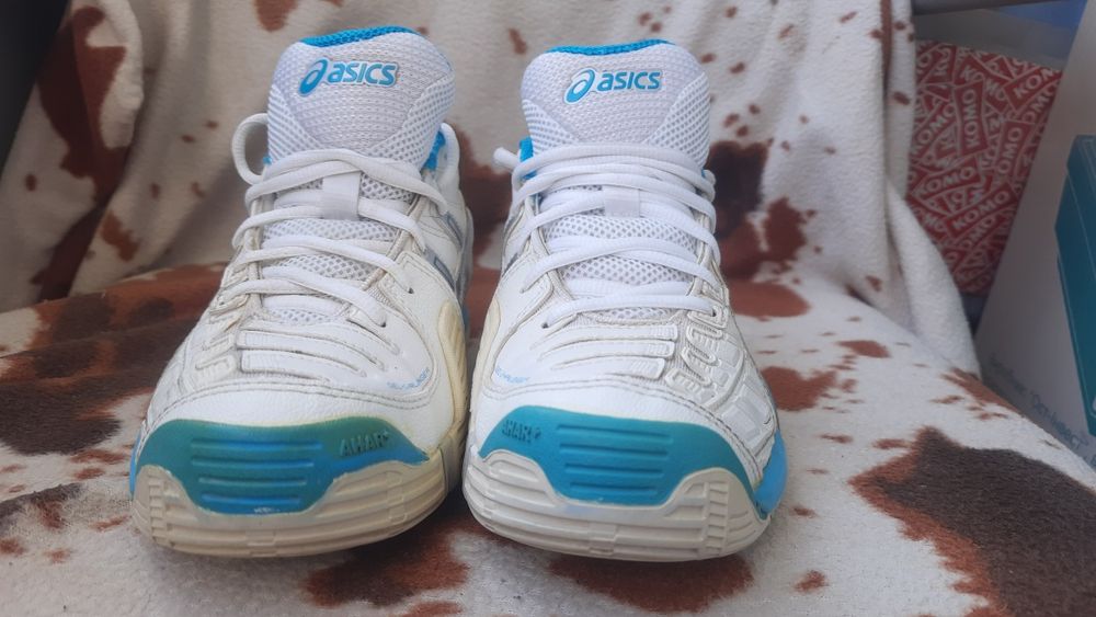 Жіночі кросівки Asics 40