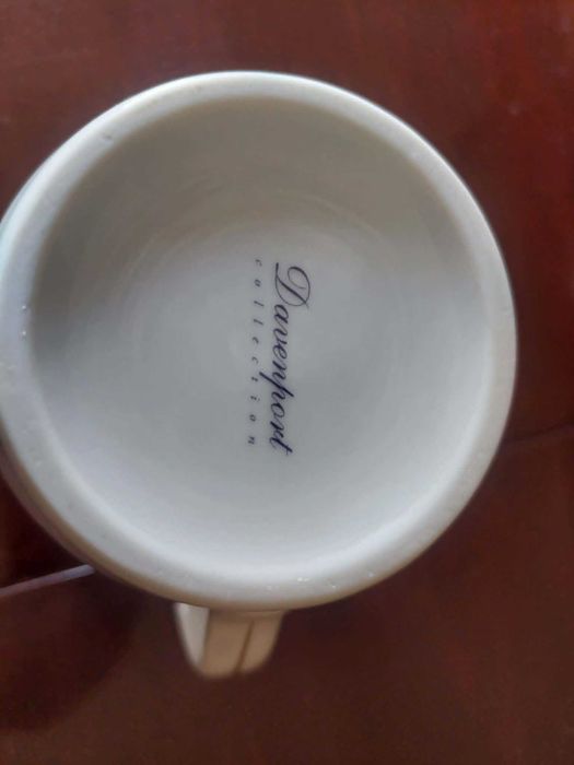 Vendo para desocupar conjunto de café de grande qualidade nunca usado. 30€
