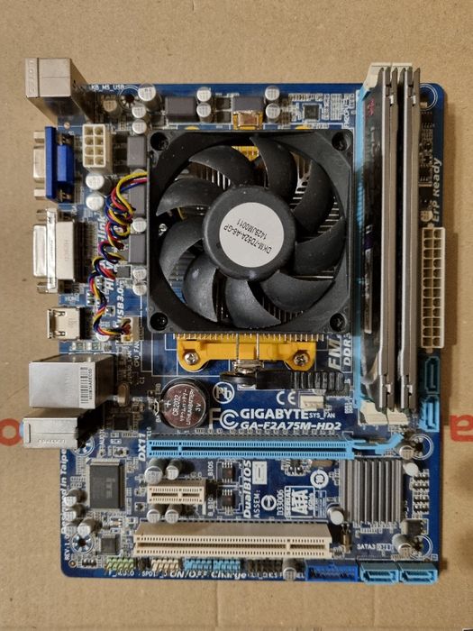 Материнская плата Gigabyte GA-F2A75M-HD2  + 4gb /CPU