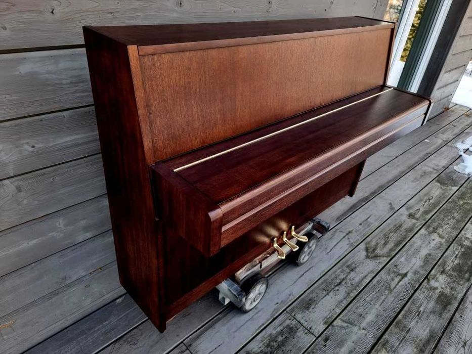 Pianino YAMAHA 100cm 1972r CIEMNY BRĄZ MAT Moderator