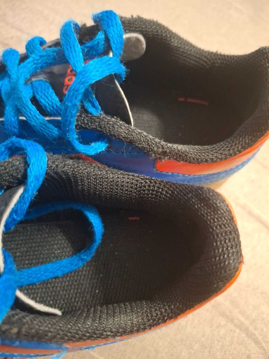 Buty halówki adidas r. 28