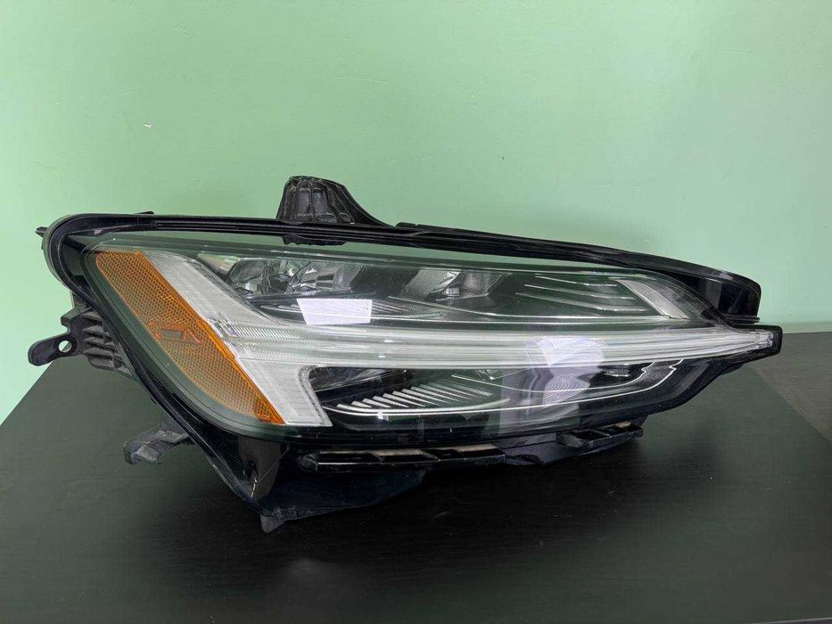 Фара права MID LED VOLVO S60 V60  USA США америка 2018-2024рр