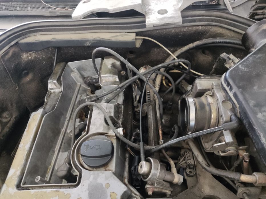 Mercedes c180 de 95. Falta o 3º pistão