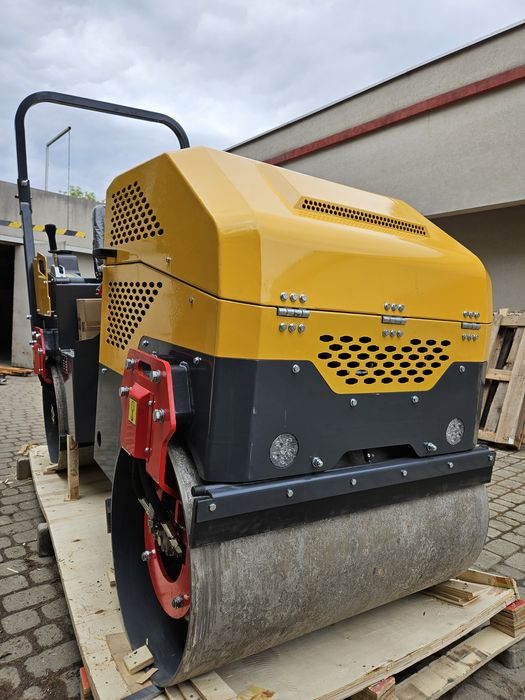 Walec drogowy mod: FS-RL 2.0X Kubota 1105-E3B nowy, asfalt