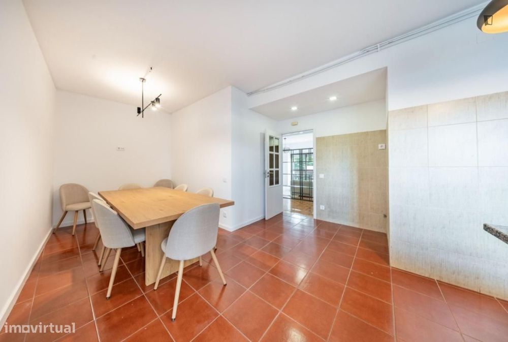 Quarto - localizado em Guimaraes